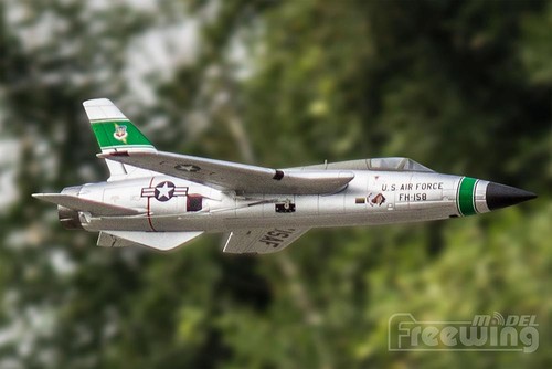 Freewing 105 thunderchief - f,